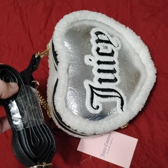 NWT $99💕Juicy Couture Crossbody Silver Heart 🩶 Bag With Long Adjustable Strap - Picture 2 of 9
